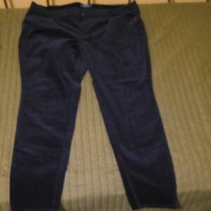 Old Navy Petite Rockstar Pants. Navy Velvet Material.